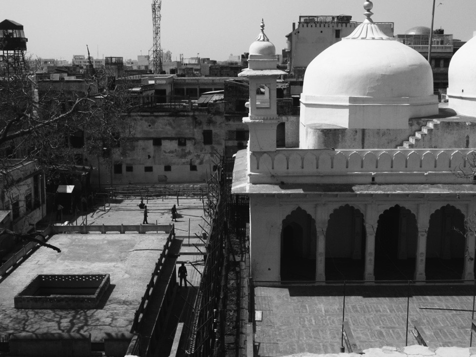 image by Vera Lazzaretti mosque India