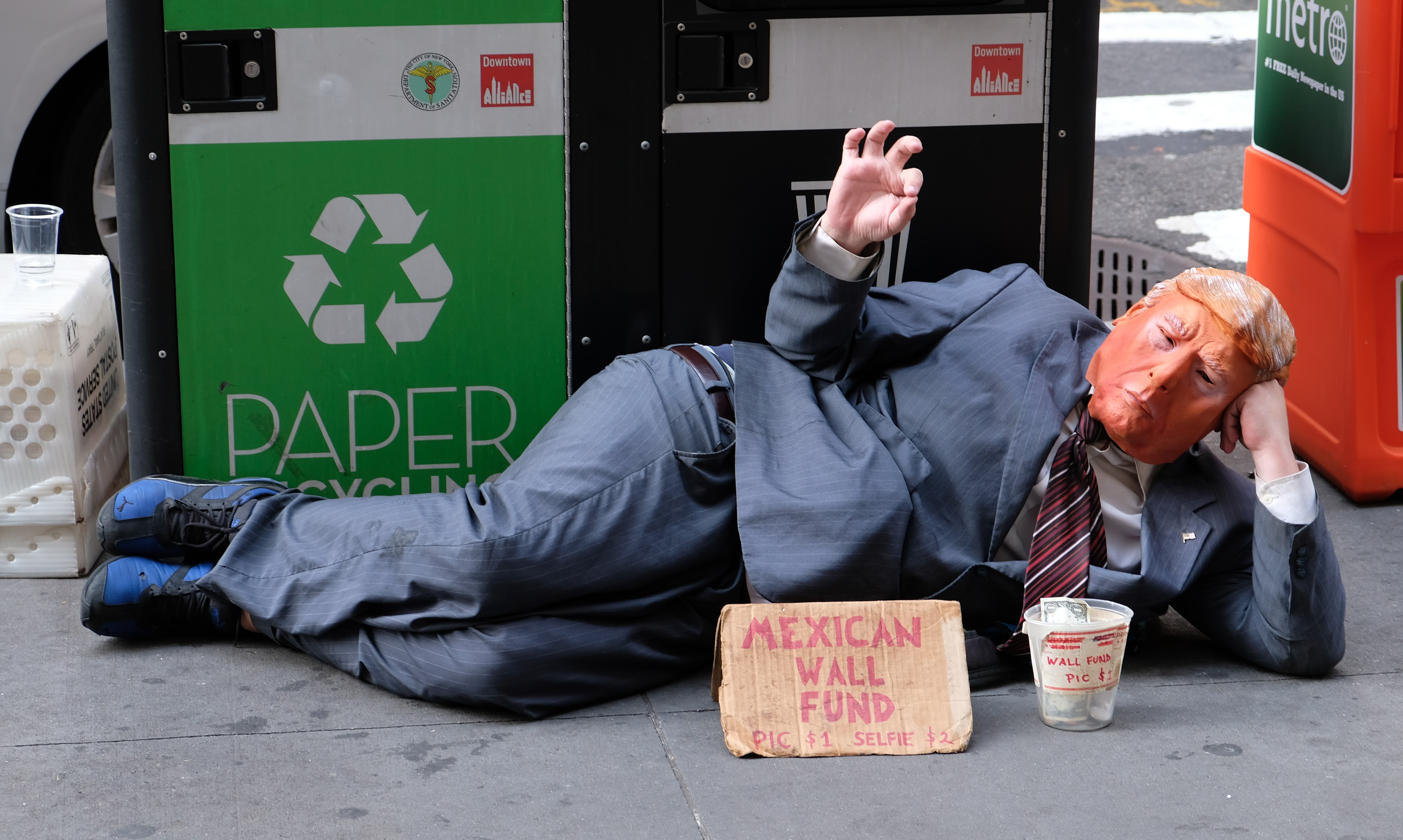 Donald Trump street performer https://unsplash.com/photos/GiKkKIaF5C0